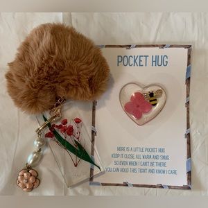 Pocket Hug & Keychain bundle